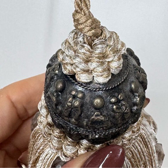 Bed Bath & Beyond Ivory Tan Clear Beaded Capped Tassel Curtain Tiebacks - Picture 8 of 13